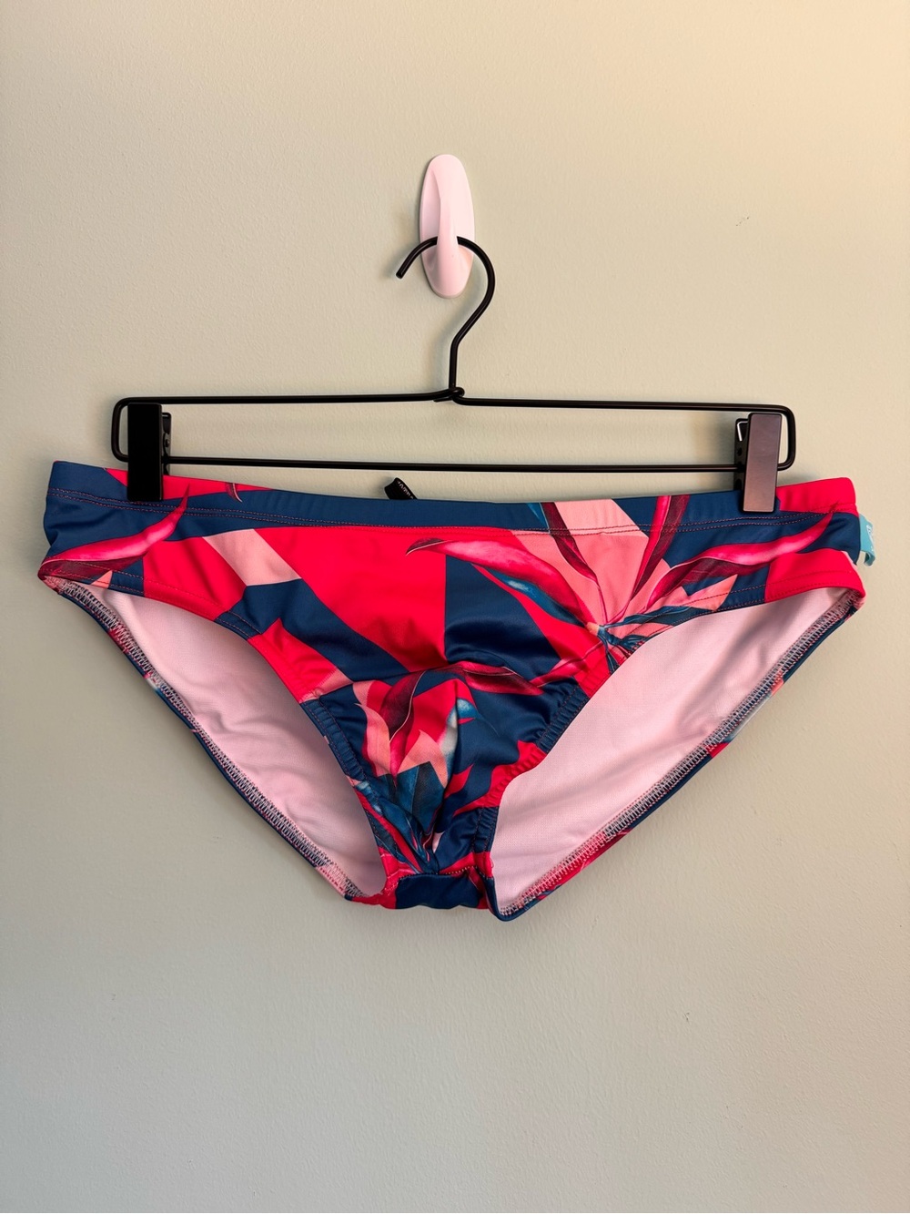 Men’s Timoteo Lakeshore Low Rise Swim Brief in Floral Pink - Size XL (35-36)